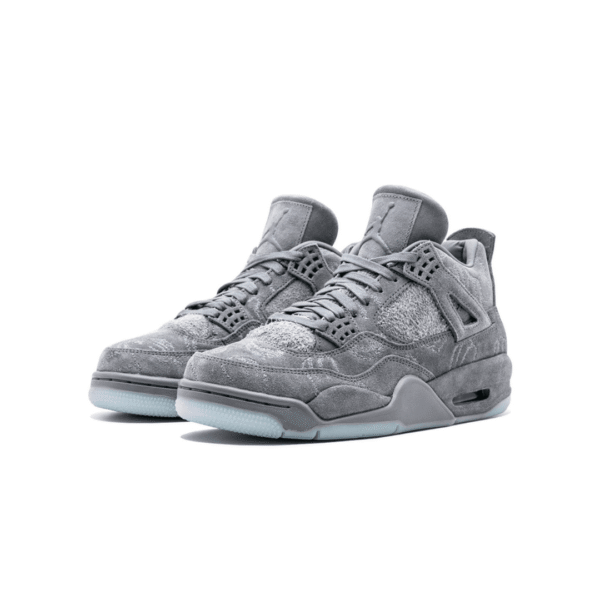 J4 Retro Kaws - imagine 3