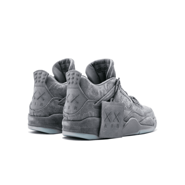 J4 Retro Kaws - imagine 4